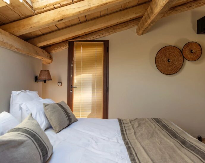 Propriano, 3 bedroom villa, swimming pool, sea and mountain views, close to the beach