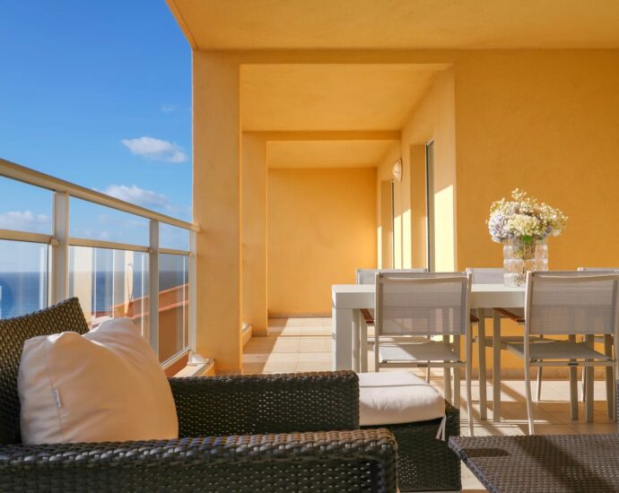 Ajaccio, Route des Sanguinaires, Appartement vue mer panoramique, 3 chambres, terrasse, plage à pied