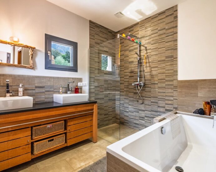 Région de Calvi, Zilia, villa 5 chambres, piscine chauffée, vue montagnes