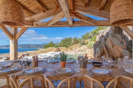 Olmeto, Villa contemporaine, vue mer et montagnes, 6 chambres,  piscine, proche plage