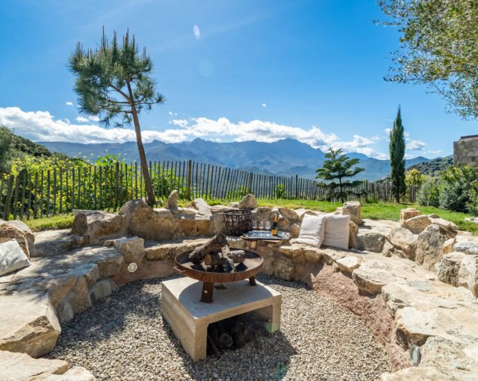 Santa-Reparata Di Balagna, 4 chambres, piscine, vue panoramique lac et montagnes