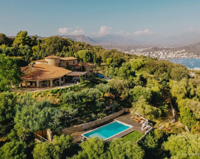 Ajaccio, villa 7 rooms, sea view, A GIRAFFA RL335