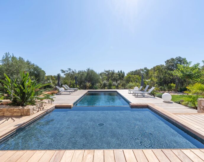 Exclusivité, Pinarello, Villa neuve en pierre, 4 chambres, piscine, vue mer et plage à pied