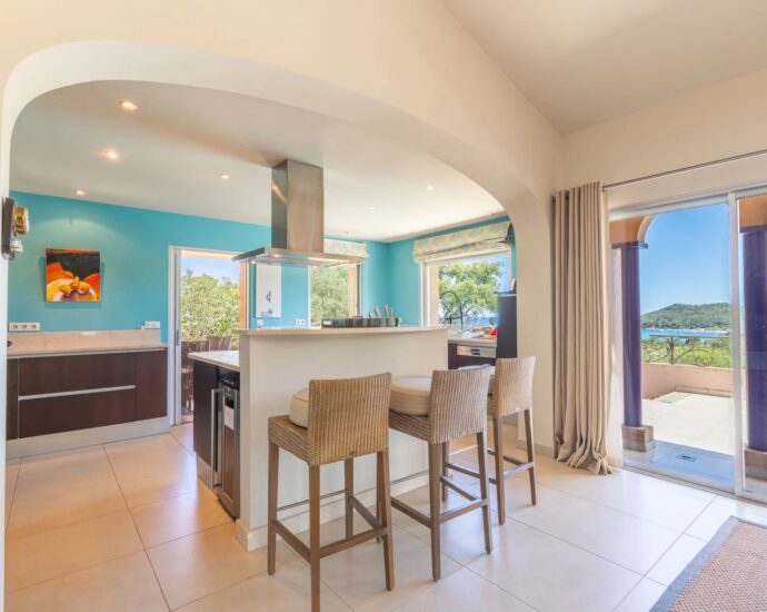 Favone, villa vue mer, 4 chambres, piscine, proche plage