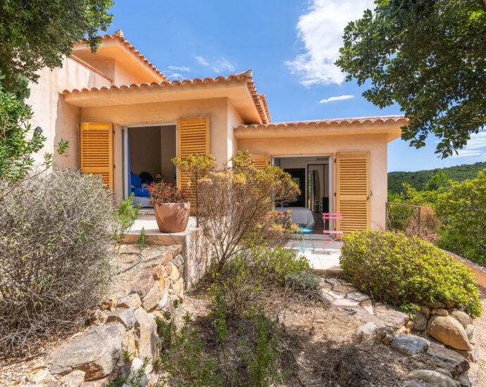 Favone, villa vue mer, 4 chambres, piscine, proche plage