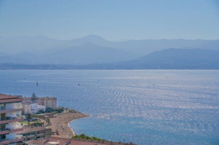 Ajaccio, Duplex Apartment, 4 Bedrooms, terrace, panoramic sea View, close to the Beach