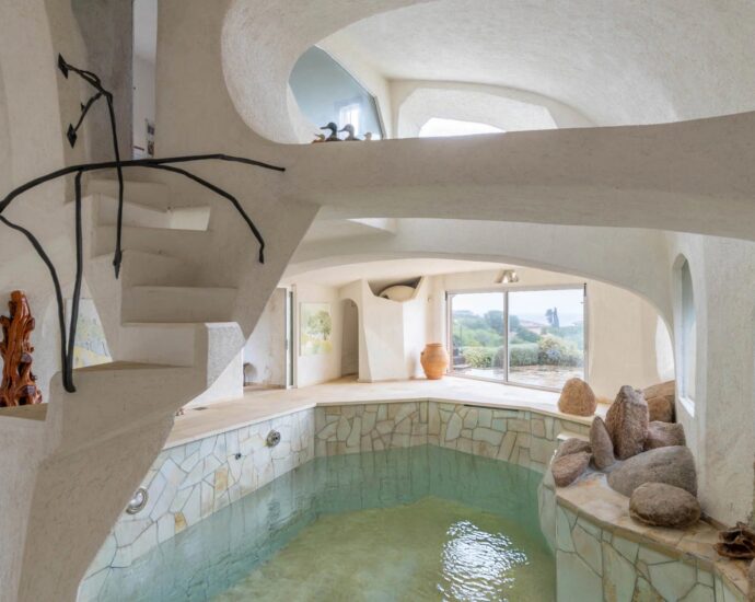 Sainte-Lucie de Porto-vecchio, Cavallone, architect-designed villa, 4 bedrooms, pool, sauna, panoramic sea view, close to the beach