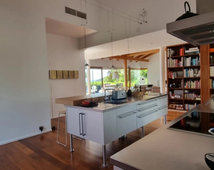 Cappiciola, Waterfront Property, 7 Bedrooms, 2 Pools, Direct Beach Access, Panoramic Sea Views