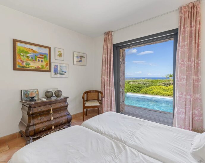 Porto-Vecchio, 3 Bedroom Villa, Pool, Sea and Mountain View