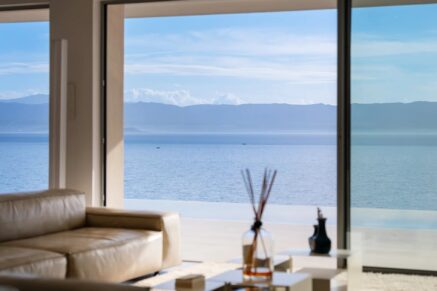 Ajaccio, Route des Sanguinaires, Contemporary Villa, Panoramic Sea View, 5 Bedrooms, Infinity Pool, Walking Distance to Beach
