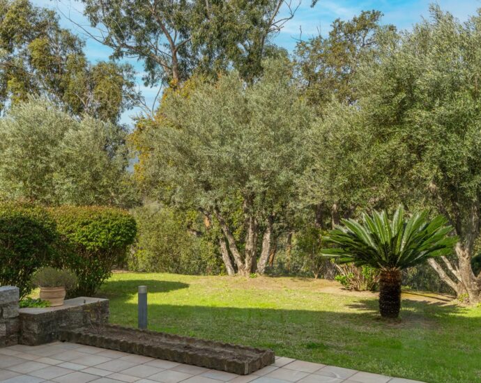 Ste Lucie de Porto-Vecchio,  Villa T4 vue montagnes, proche plage