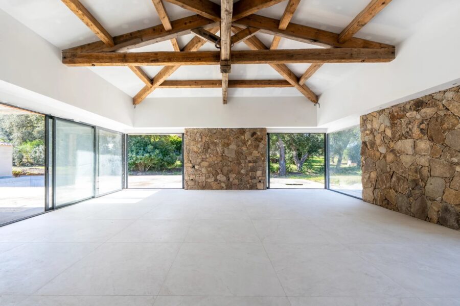 Porto-Vecchio, Villa d&rsquo;architecte, 6 chambres, piscine, vue montagne