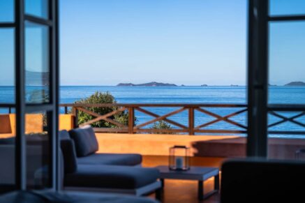 Coti-Chiavari – Property located on the Castagna Peninsula with a 6-bedroom villa and panoramic sea views