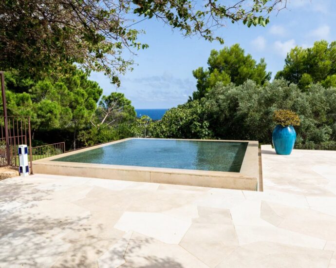 Suartone, 4-Bedroom Villa, Sea View, Heated Pool, Near Rondinara Beach