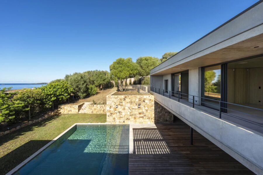 Abbartello, Olmeto, Architect-Designed Villa, 6 bedrooms, pool, Panoramic sea view, Walking distance to the beach