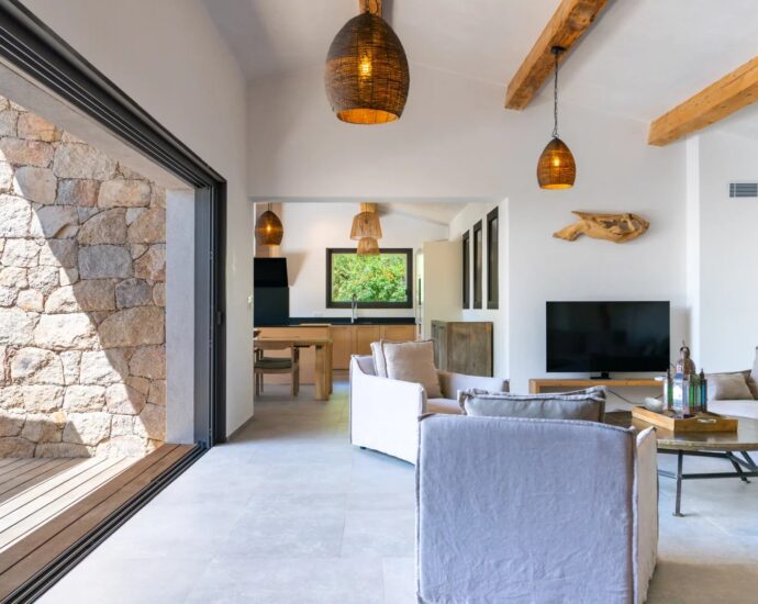 Olmeto, Villa 2 chambres, pied dans l&rsquo;eau, piscine, vue mer,