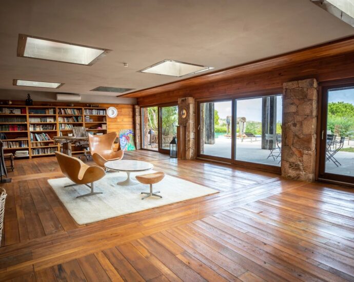 Suartone, 4-Bedroom Villa, Sea View, Heated Pool, Near Rondinara Beach