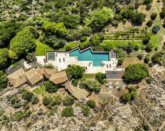 Suartone, 4-Bedroom Villa, Sea View, Heated Pool, Near Rondinara Beach