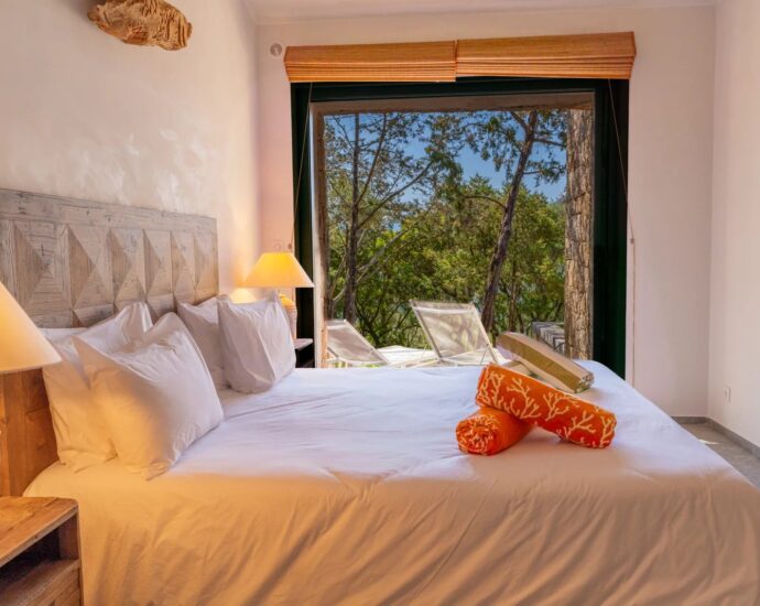 Olmeto, Villa 2 chambres, pied dans l&rsquo;eau, piscine, vue mer,