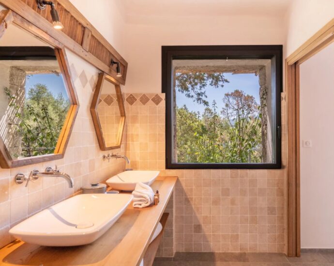 Olmeto, Villa 2 chambres, pied dans l&rsquo;eau, piscine, vue mer,