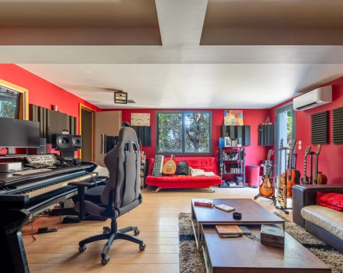 Oletta, villa d&rsquo;architecte, 5 chambres,  piscine, vue mer et montagnes panoramique proche plage