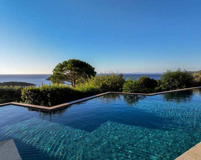 Suartone, 4-Bedroom Villa, Sea View, Heated Pool, Near Rondinara Beach