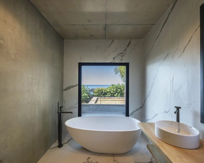 Abbartello, Olmeto, Architect-Designed Villa, 6 bedrooms, pool, Panoramic sea view, Walking distance to the beach