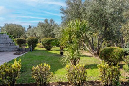 Ste Lucie de Porto-Vecchio,  Villa T4 vue montagnes, proche plage