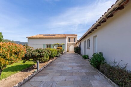 Ste Lucie de Porto-Vecchio,  Villa T4 vue montagnes, proche plage