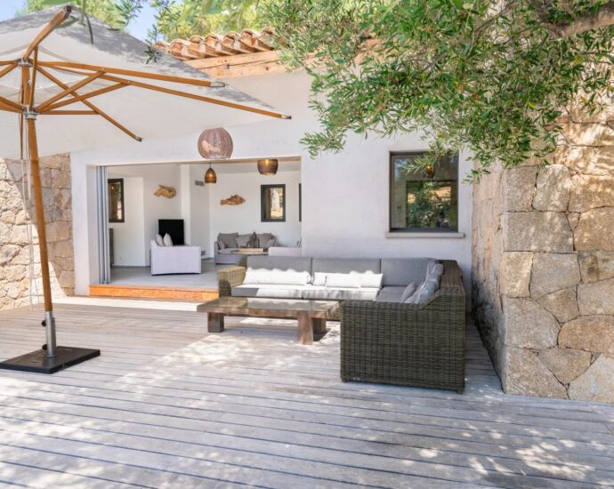 Olmeto, Villa 2 chambres, pied dans l&rsquo;eau, piscine, vue mer,