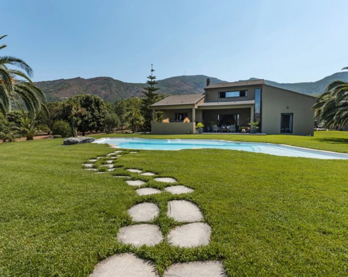 Patrimonio, villa d&rsquo;architecte, 4 chambres, proche plage