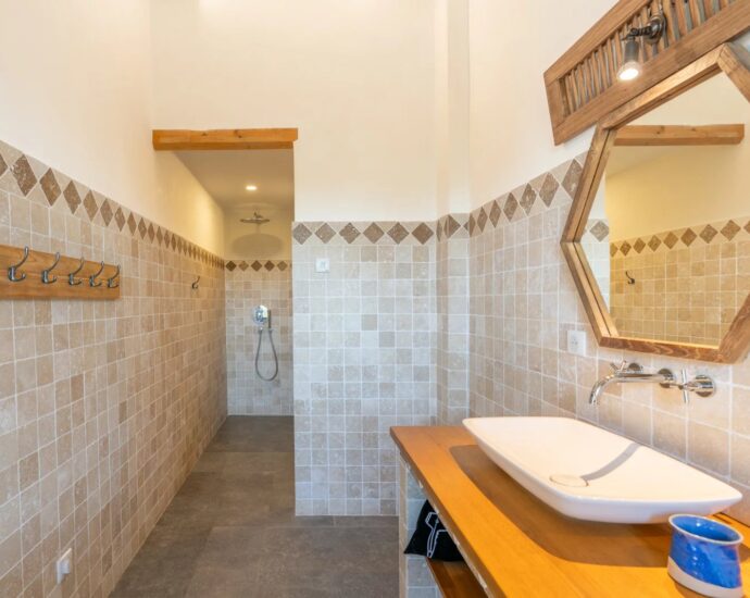 Olmeto, Villa 2 chambres, pied dans l&rsquo;eau, piscine, vue mer,