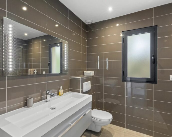 Saint-Cyprien, villa 5 chambres, appartement indépendant 2 chambres, piscine, vue mer, proche plage