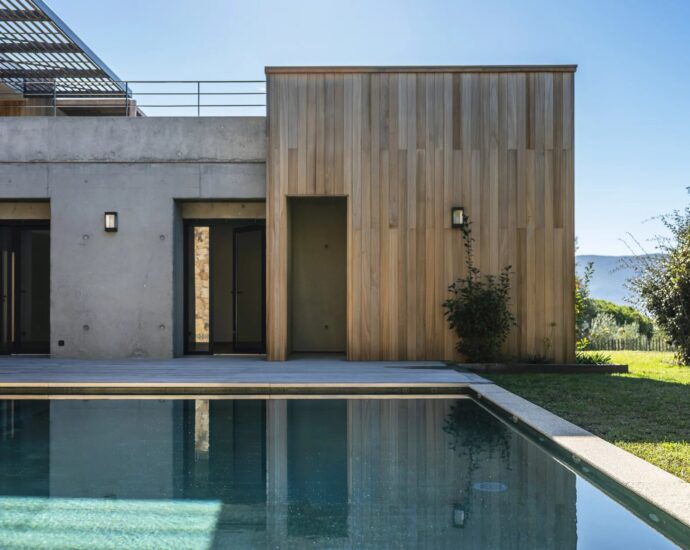 Abbartello, Olmeto, Architect-Designed Villa, 6 bedrooms, pool, Panoramic sea view, Walking distance to the beach