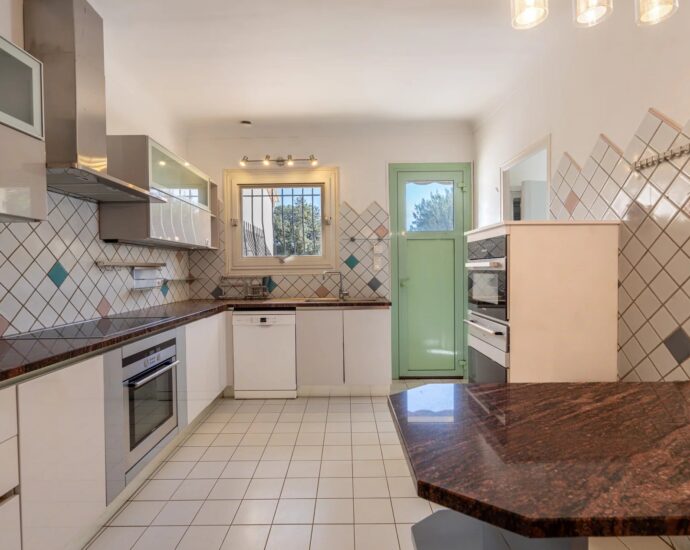 Ste Lucie de Porto-Vecchio,  Villa T4 vue montagnes, proche plage