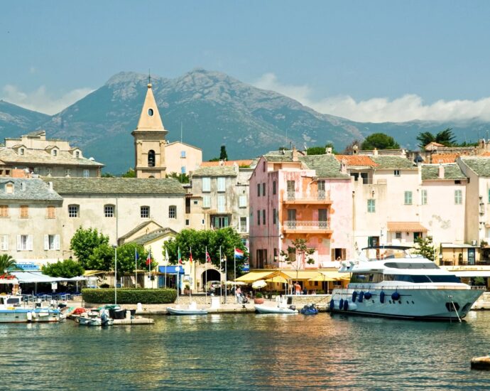 Off Market, Exclusivity, Upper Corsica, Luxury Hotel, Swimming Pool, Beach within walking distance