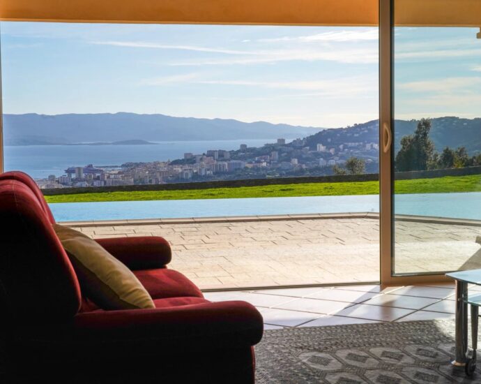 Proche Ajaccio, Alata, vue mer panoramique, 5 chambres