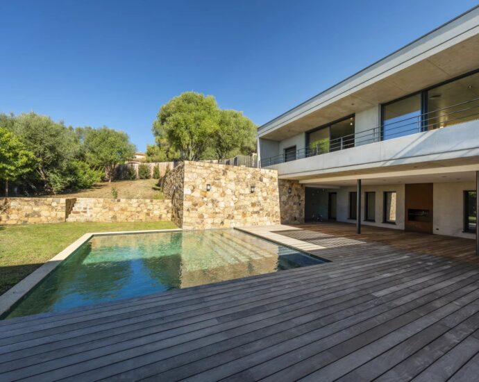 Abbartello, Olmeto, Architect-Designed Villa, 6 bedrooms, pool, Panoramic sea view, Walking distance to the beach