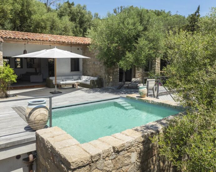 Olmeto, Villa 2 chambres, pied dans l&rsquo;eau, piscine, vue mer,