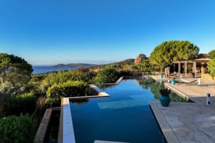 Suartone, 4-Bedroom Villa, Sea View, Heated Pool, Near Rondinara Beach