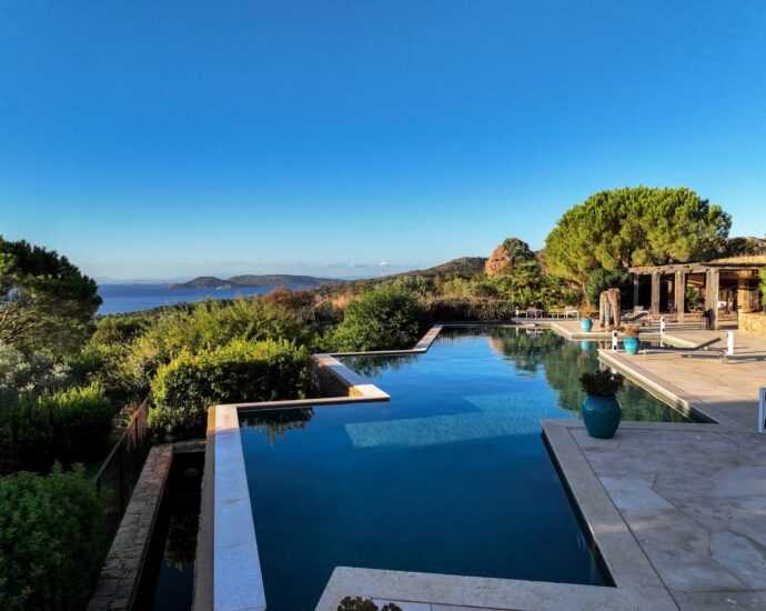 Suartone, 4-Bedroom Villa, Sea View, Heated Pool, Near Rondinara Beach