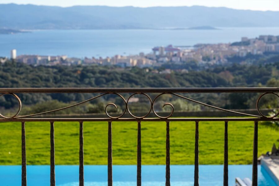 Proche Ajaccio, Alata, vue mer panoramique, 5 chambres