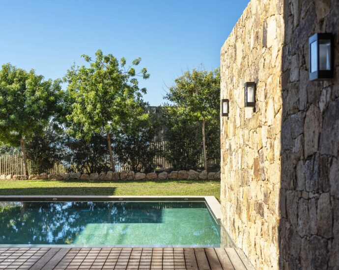 Abbartello, Olmeto, Architect-Designed Villa, 6 bedrooms, pool, Panoramic sea view, Walking distance to the beach