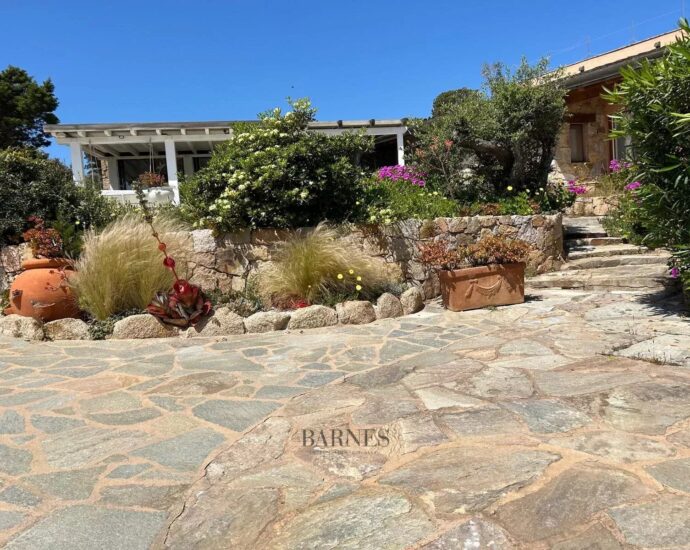 Cavallo island – Villa panoramic sea view – 3 bedrooms