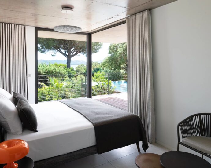 Porto-Vecchio, Domaine de Cala Rossa, villa 4 chambres, piscine, plage à pied