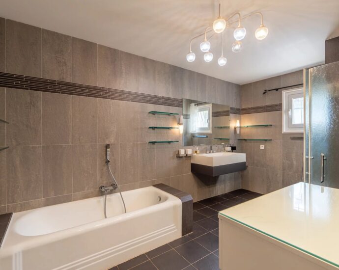 Ste Lucie de Porto-Vecchio,  Villa T4 vue montagnes, proche plage