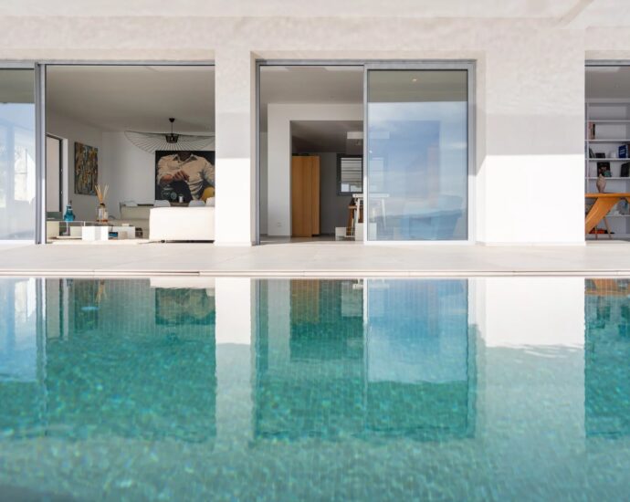 Ajaccio, Route des Sanguinaires, Contemporary Villa, Panoramic Sea View, 5 Bedrooms, Infinity Pool, Walking Distance to Beach