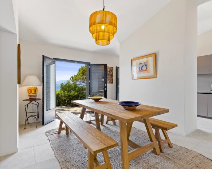 Porto Vecchio, Domaine de Cala Rossa, 5 chambres, vue mer et pied dans l’eau, Villa Mare