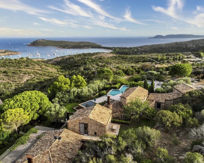 Suartone, 4-Bedroom Villa, Sea View, Heated Pool, Near Rondinara Beach