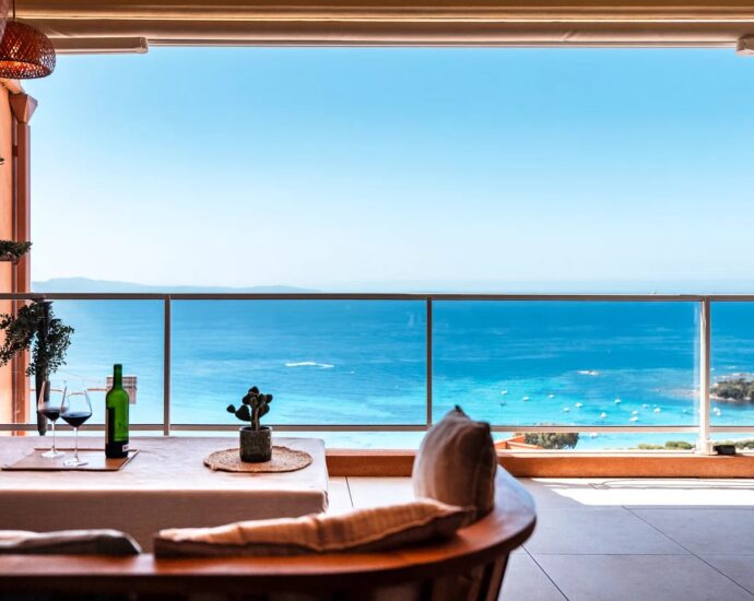 Ajaccio, Route des Sanguinaires, Duplex, 4 chambres, vue panoramique mer, plage à pied